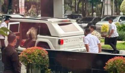 Presiden RI Prabowo Subianto bertemu dengan Menteri Keuangan, Sri Mulyani. (Foto X)